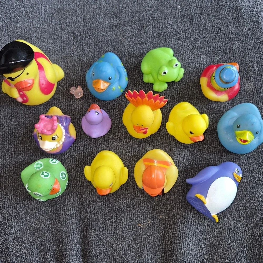 Lot Of Rubber Ducks, Jeep, Fun, Bath